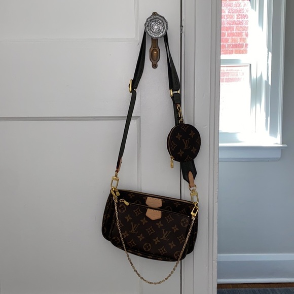 LV logo multiple bag attachments bag - Picture 1 of 6